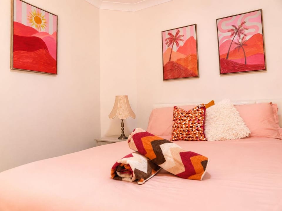 Bed, Decorative detail, Bedroom