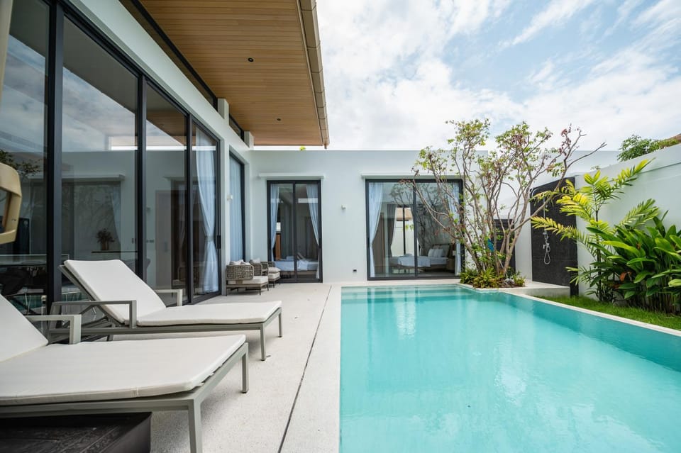 Garden, Pool view, Swimming pool, sunbed