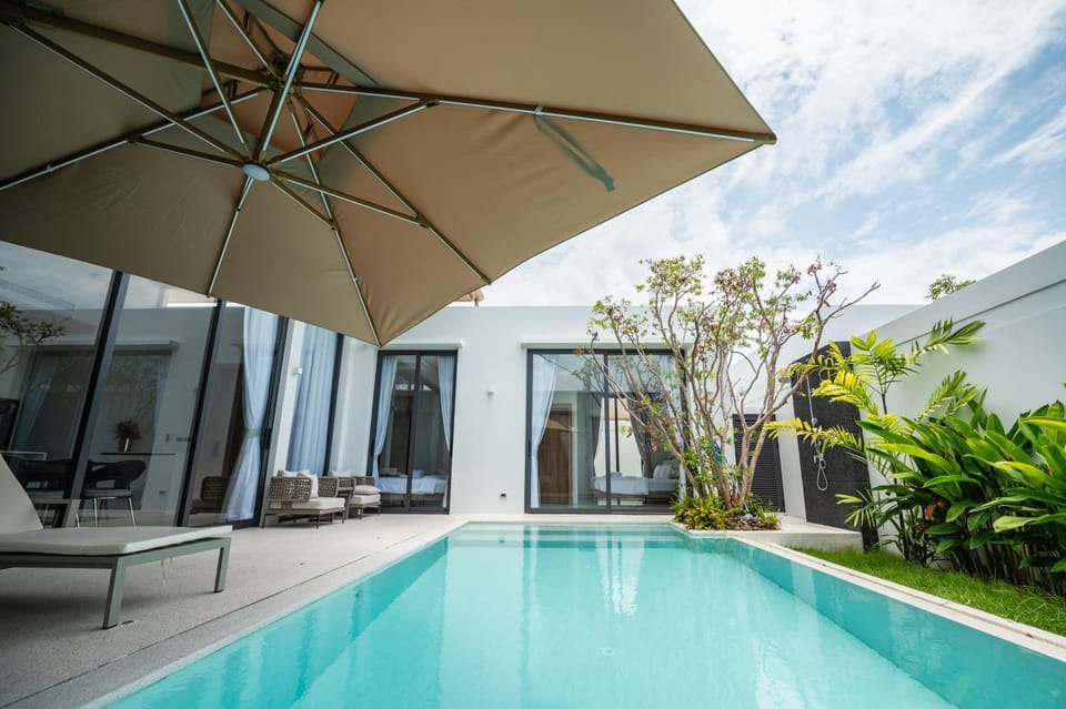 Day, Natural landscape, Garden, Garden view, Pool view, Swimming pool, sunbed