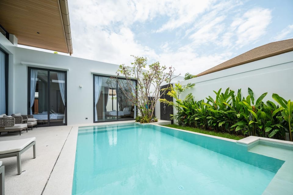 Garden, Pool view, Swimming pool, sunbed