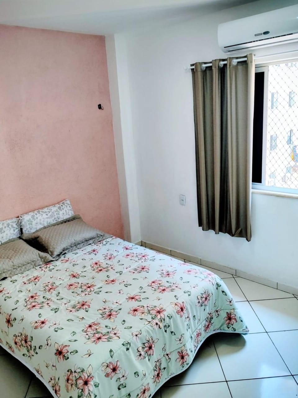 Bed, Bedroom, air conditioner