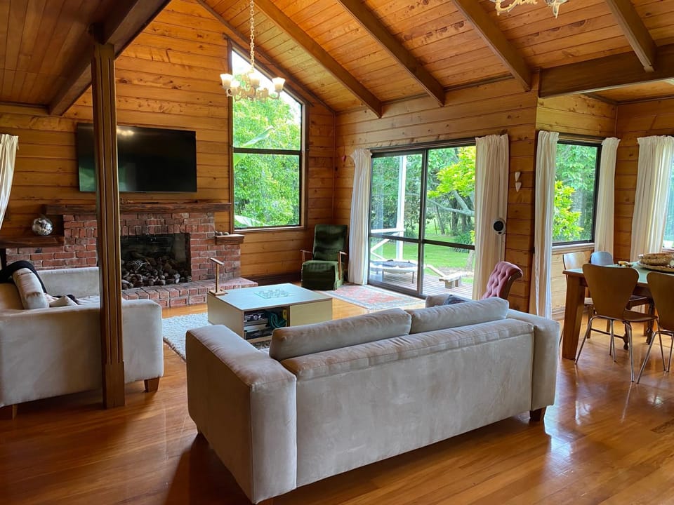 Communal lounge/ TV room, TV and multimedia, Living room, Seating area