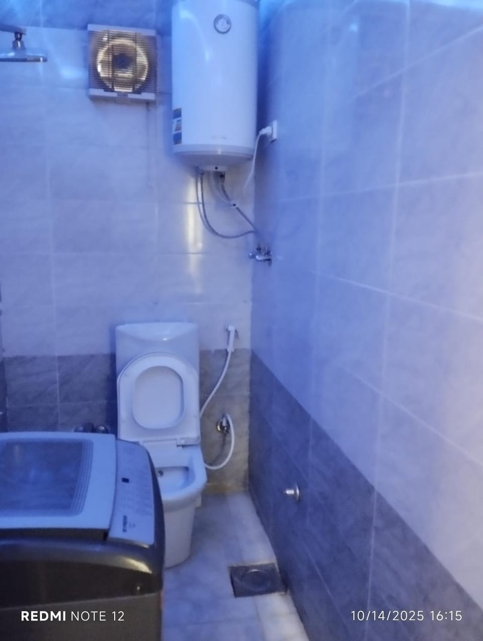 Bathroom, washing machine