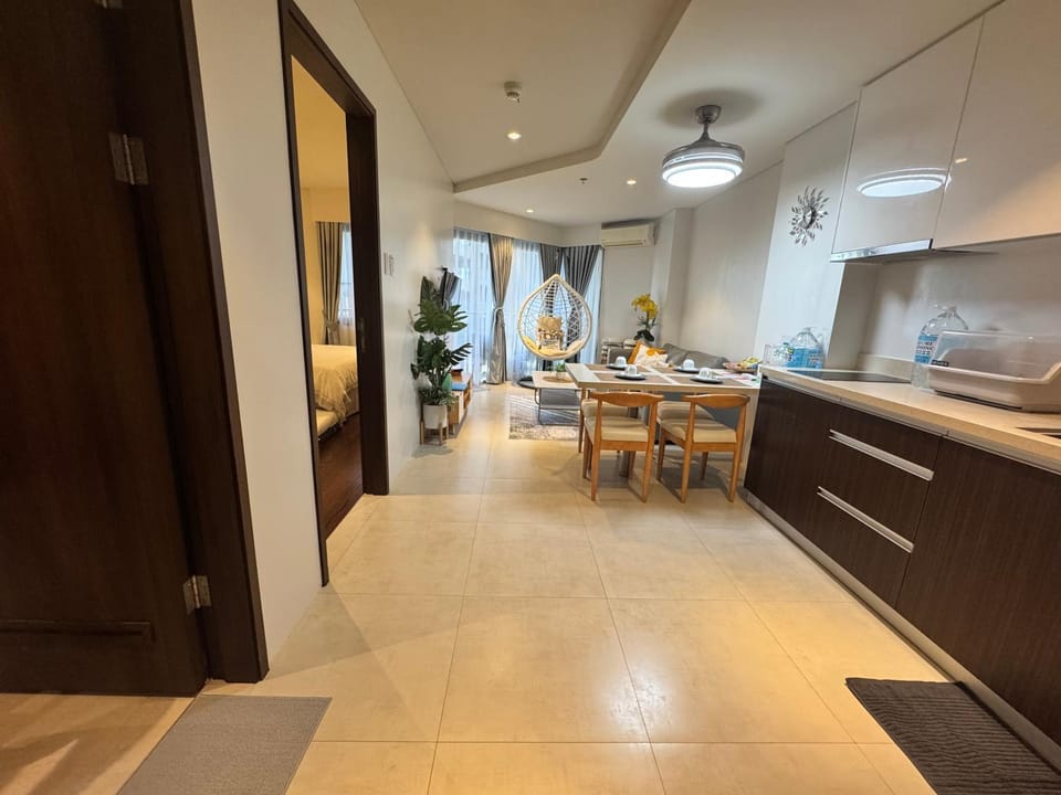 Kitchen or kitchenette, Photo of the whole room, Dining area