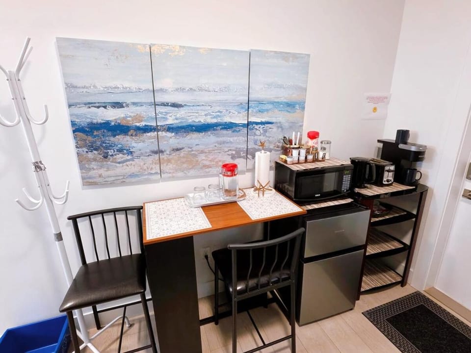 Coffee/tea facilities, Dining area, microwave