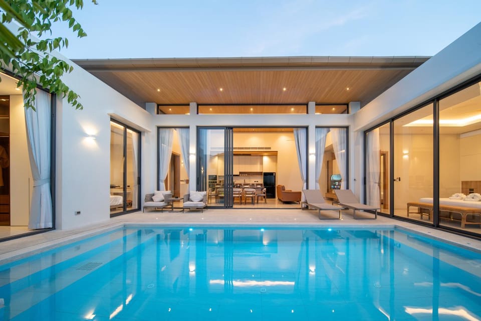Property building, Pool view, Swimming pool