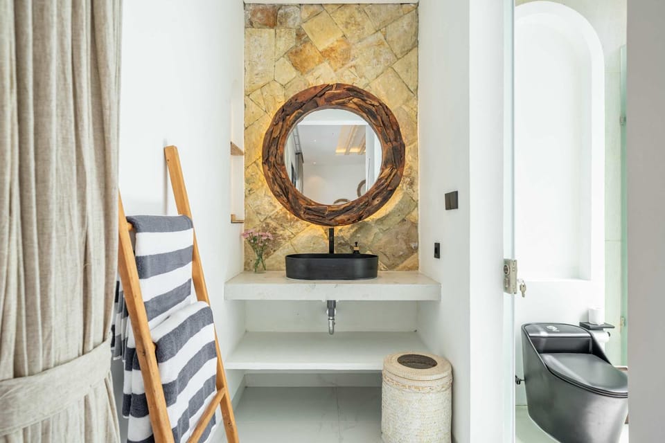 Toilet, Bathroom, towels