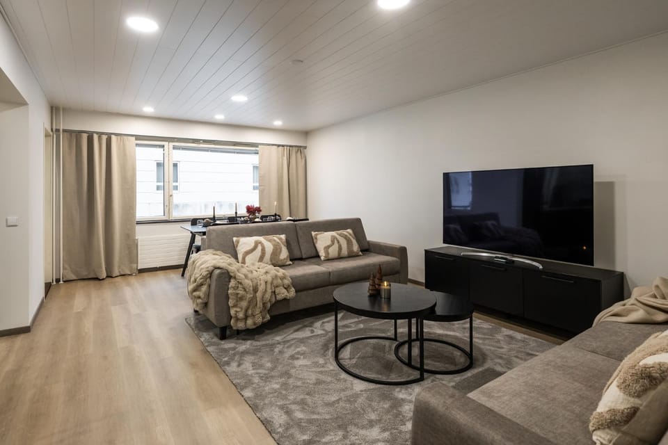 Communal lounge/ TV room, TV and multimedia, Living room, Seating area