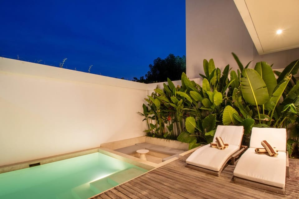 Garden, Pool view, Swimming pool, sunbed