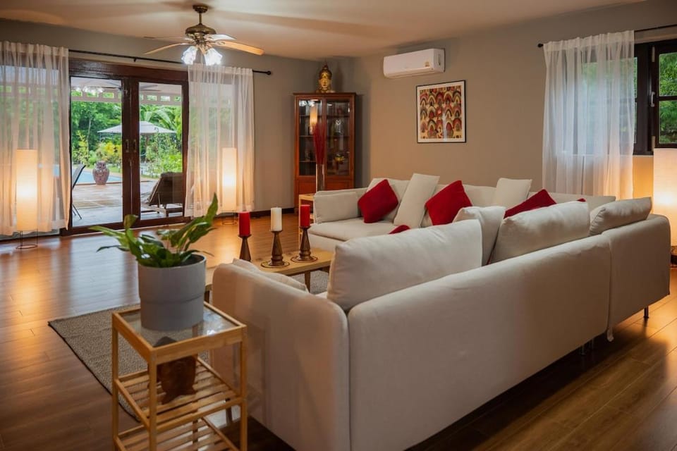 Ton Sai Villa - 7 bedroom pool villa - Paklok Villa in Thep Krasatti
