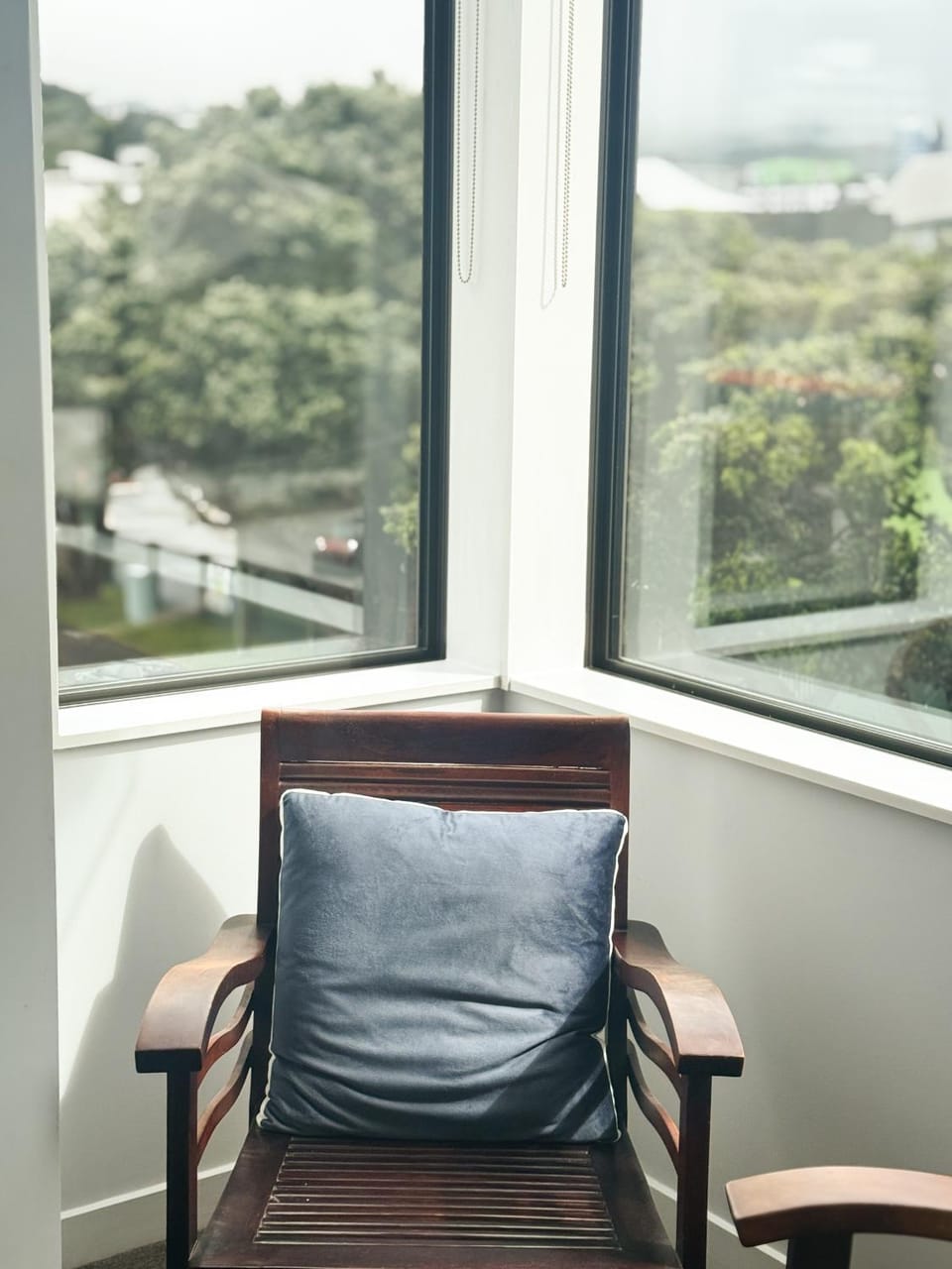 Day, Seating area