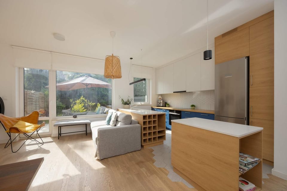 Kitchen or kitchenette, Living room, Seating area