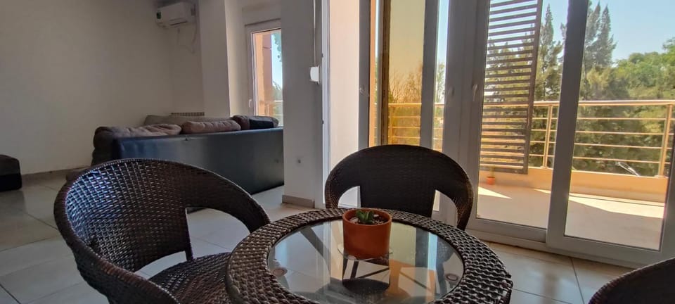 F4 Bahia cozy appart 140m2 3 balcon strategic spot Apartment in Oran