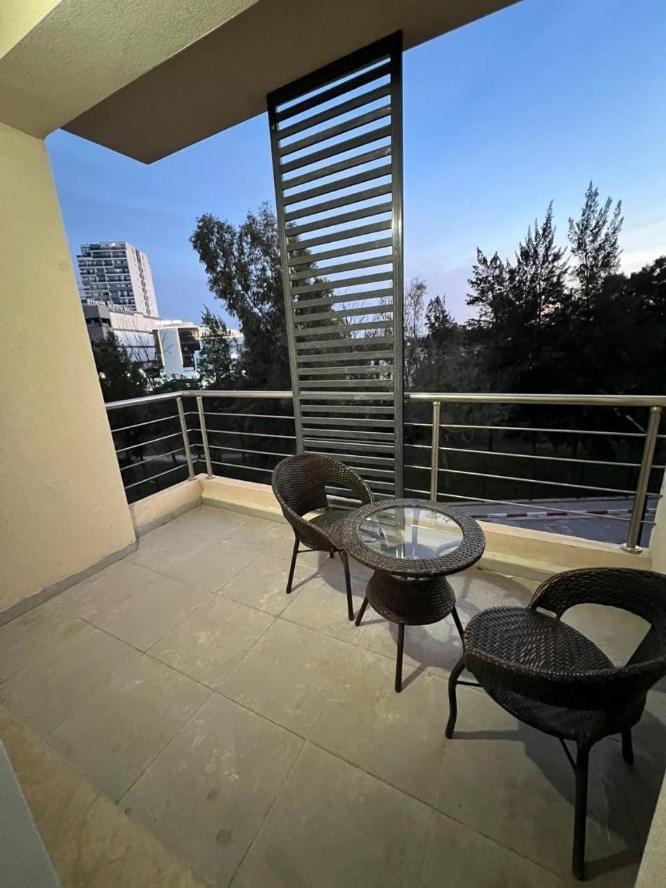 F4 Bahia cozy appart 140m2 3 balcon strategic spot Apartment in Oran