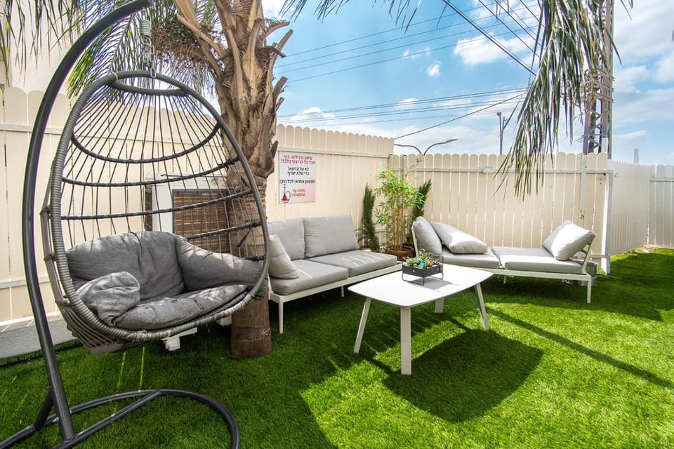 Garden, sunbed