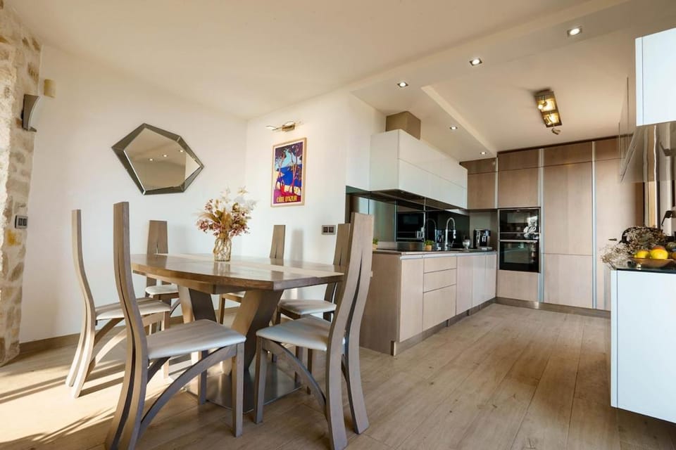 Appartment - Panoramic Sea View - Swimming Pool Apartment in Villefranche-sur-Mer