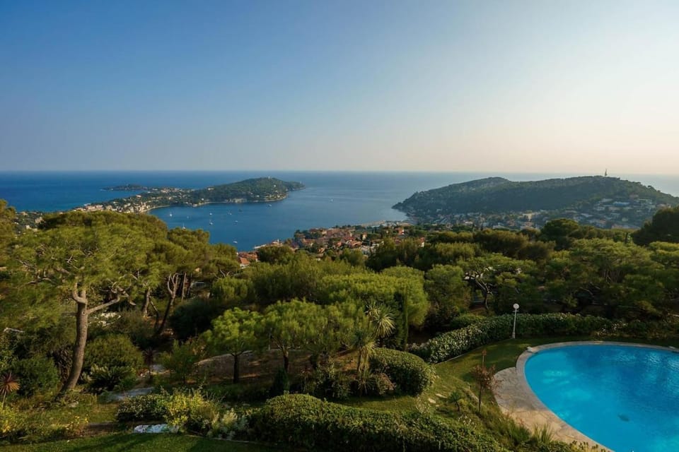 Appartment - Panoramic Sea View - Swimming Pool Apartment in Villefranche-sur-Mer