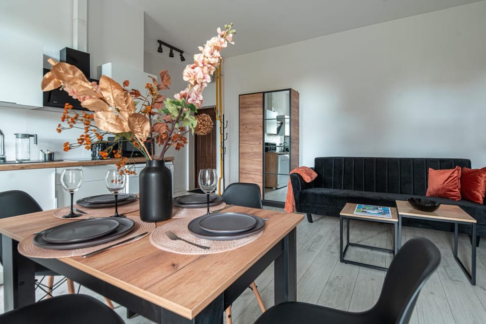 Kitchen or kitchenette, microwave, wardrobe