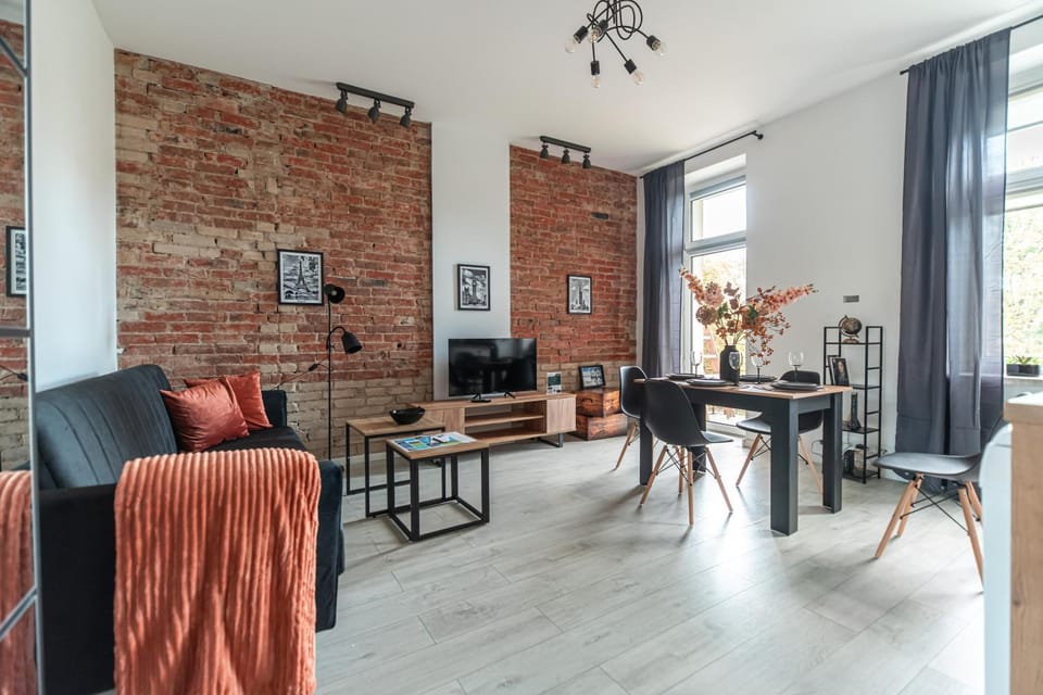 Communal lounge/ TV room, Day, Night, TV and multimedia, Living room, Dining area, Breakfast, Dinner, flat iron