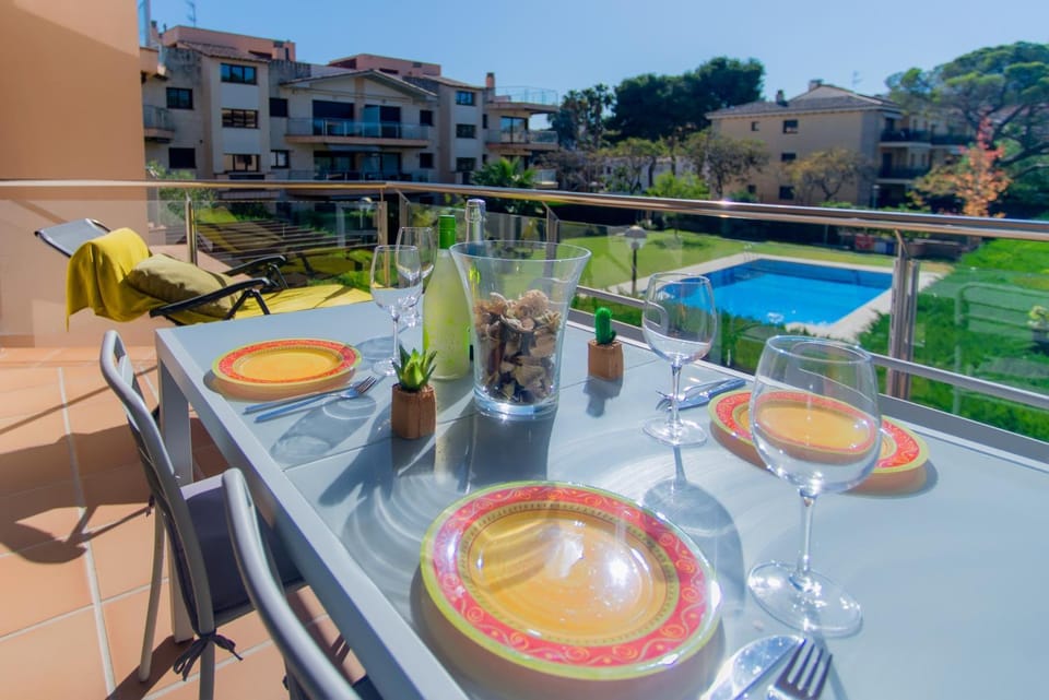 Balcony/Terrace, Swimming pool
