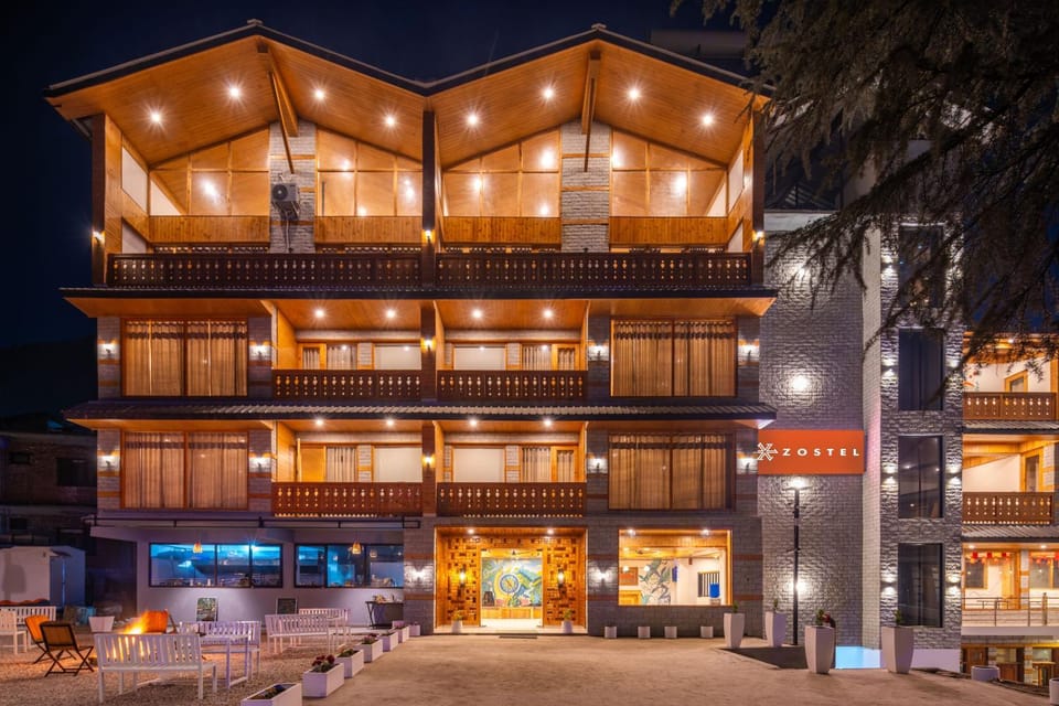 Property building, Night, Location