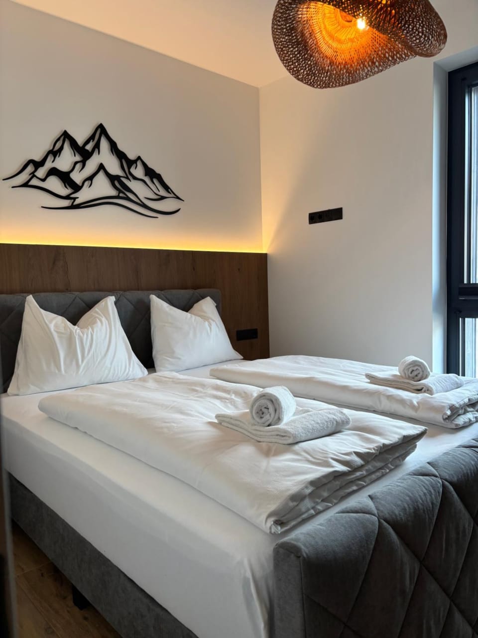 Bed, Photo of the whole room, Bedroom