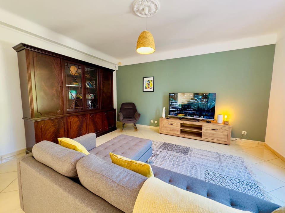 Communal lounge/ TV room, TV and multimedia, Living room, Seating area