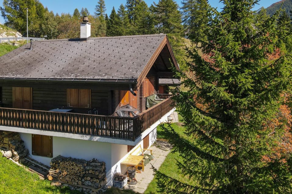 Property building, Garden, Mountain view