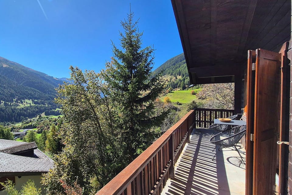 View (from property/room), Balcony/Terrace, Mountain view