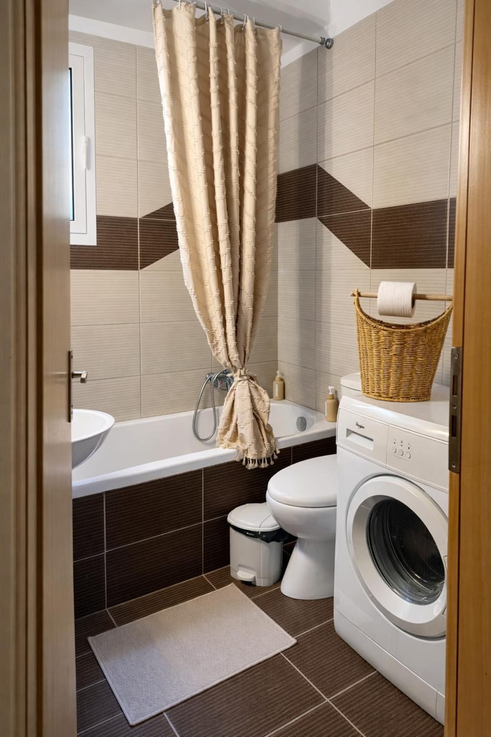Toilet, Bathroom, Bath, washing machine