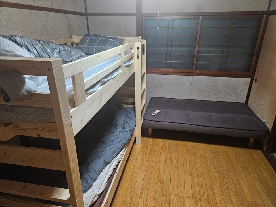 GuestHouse Hanakoya Bed and Breakfast in Fukuoka Prefecture