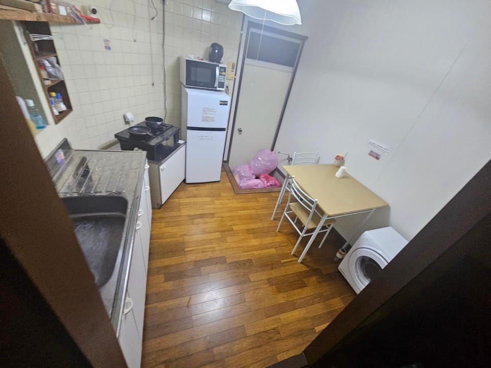 GuestHouse Hanakoya Bed and Breakfast in Fukuoka Prefecture