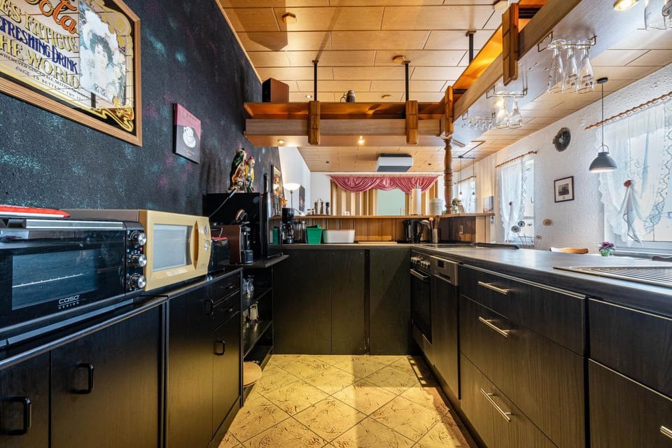 Kitchen or kitchenette, Living room