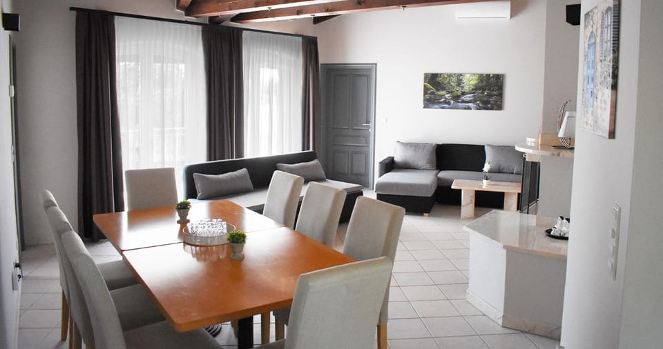 Living room, Seating area, Dining area