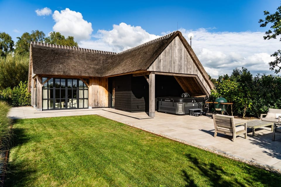 Property building, Patio, Day, BBQ facilities, Garden, Hot Tub, Balcony/Terrace, Balcony/Terrace, Spa and wellness centre/facilities, Spa and wellness centre/facilities, Seating area, Garden view