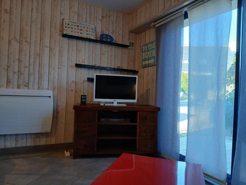 Maison de bord de mer - Finistère Sud - jardin clos House in Combrit