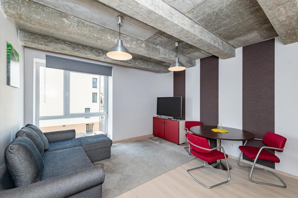 TV and multimedia, Living room, Seating area, Evening entertainment