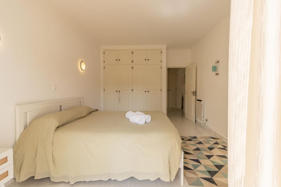Bed, Photo of the whole room, Bedroom, towels, wardrobe