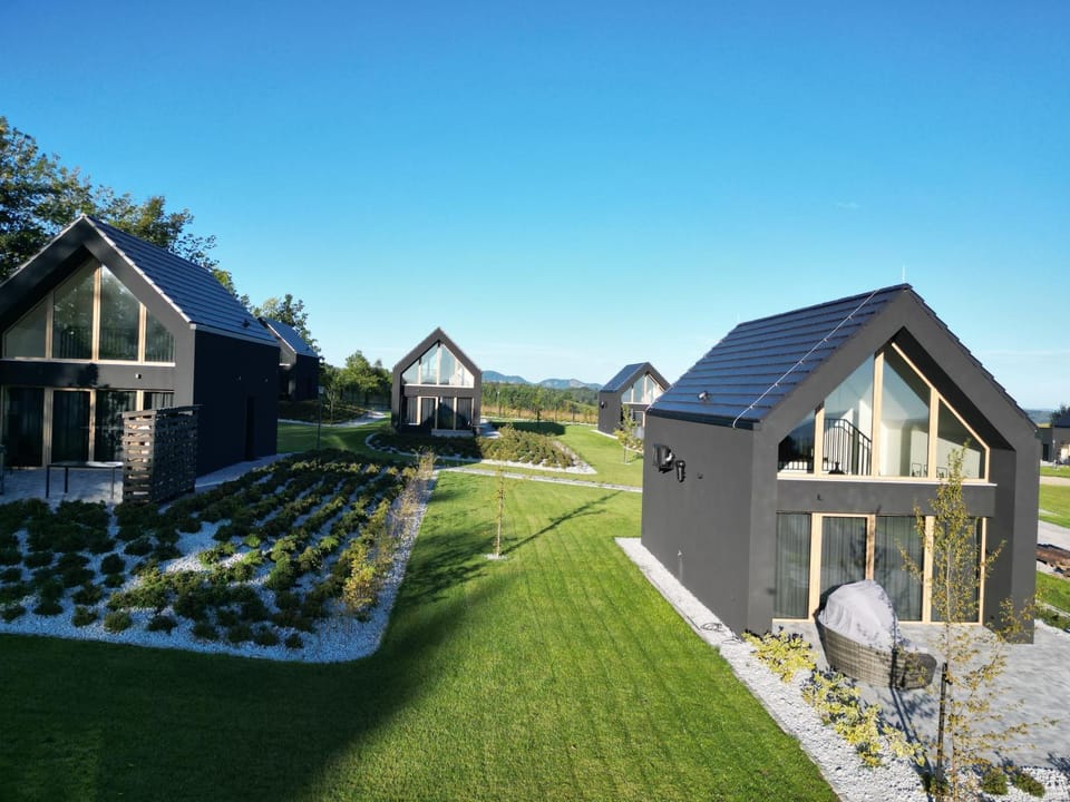 Property building, Spring, Garden, View (from property/room)