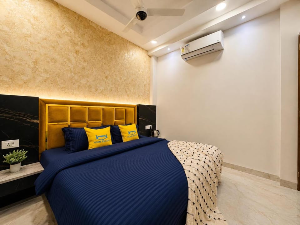 Bed, Photo of the whole room, Bedroom, air conditioner