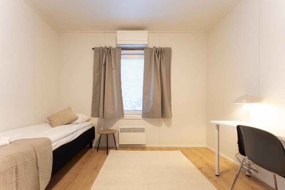 Bed, air conditioner