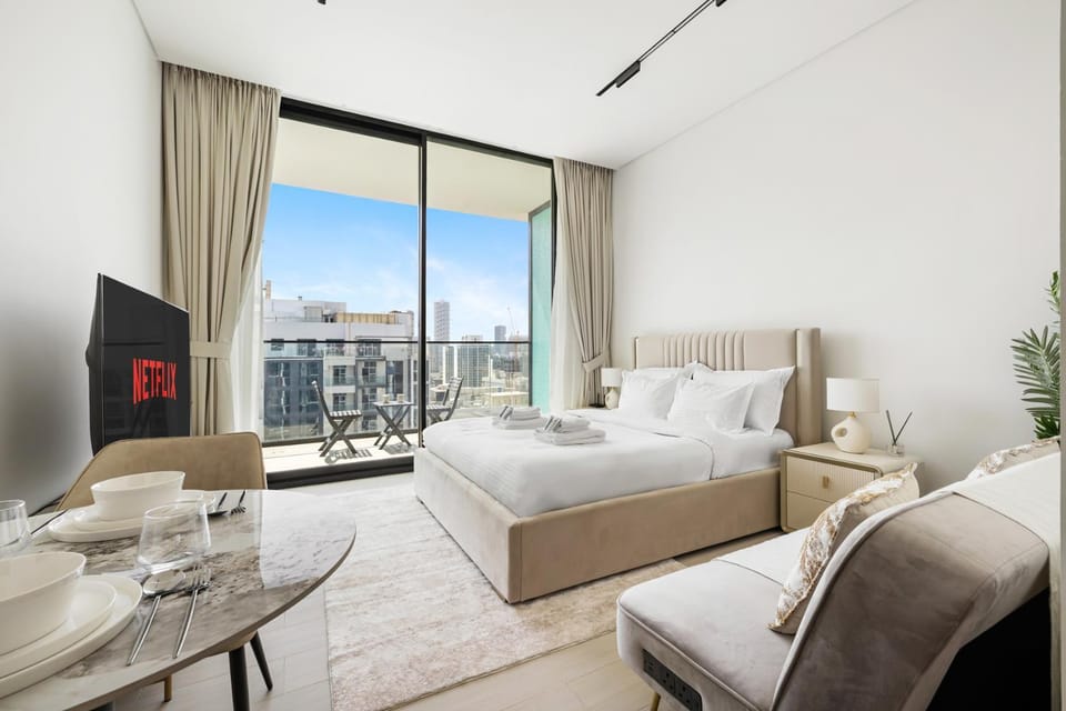 Bed, TV and multimedia