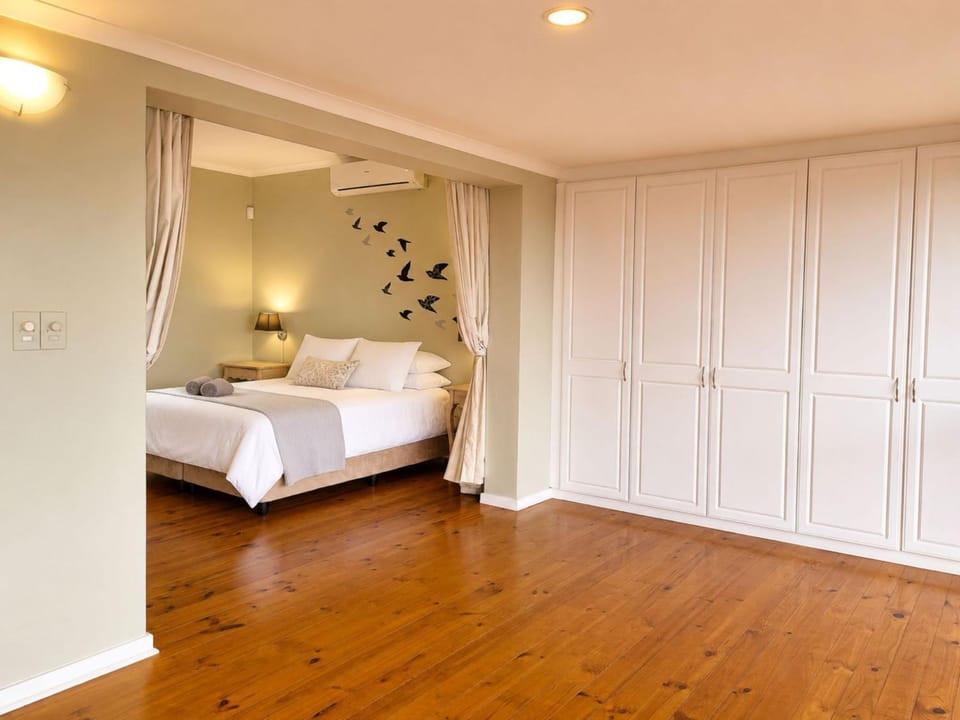 Bedroom, wardrobe, air conditioner
