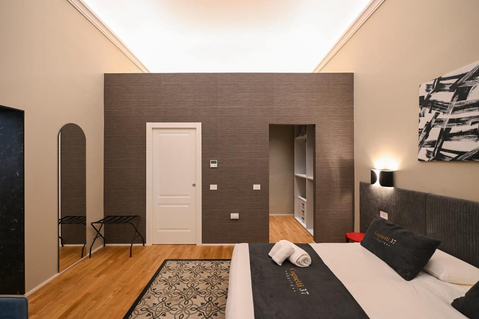 Bed, TV and multimedia, Photo of the whole room, Bedroom, wardrobe