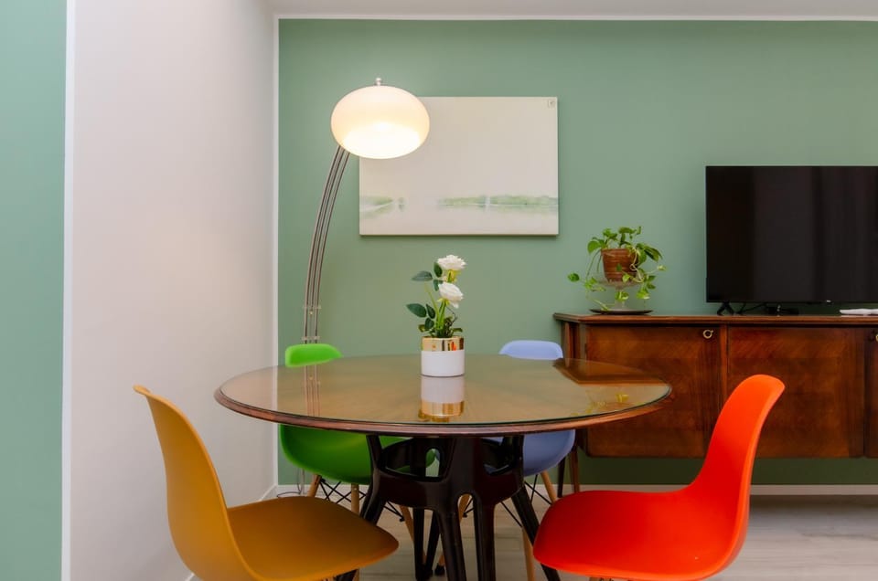 TV and multimedia, Living room, Seating area, Dining area, Evening entertainment