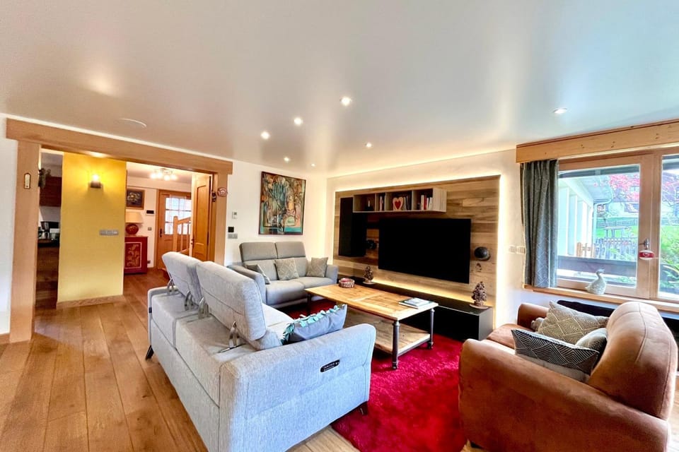 Renovated village house with terrace and quiet Chalet in Combloux