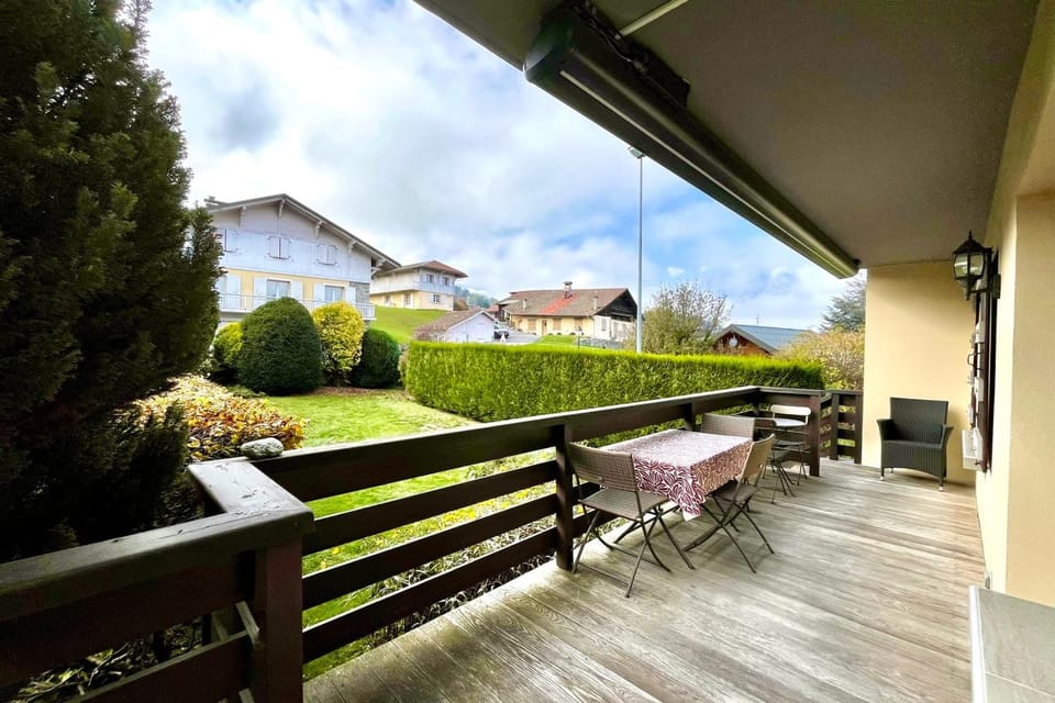 Renovated village house with terrace and quiet Chalet in Combloux