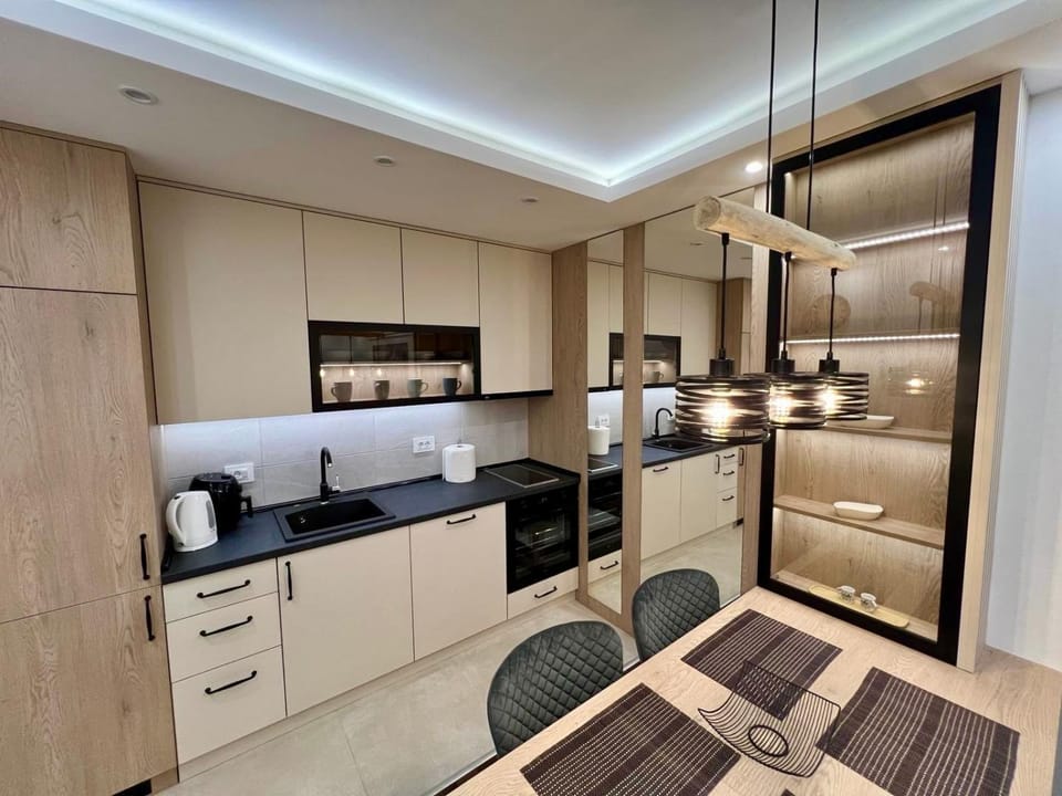 Coffee/tea facilities, Kitchen or kitchenette, dishwasher, oven