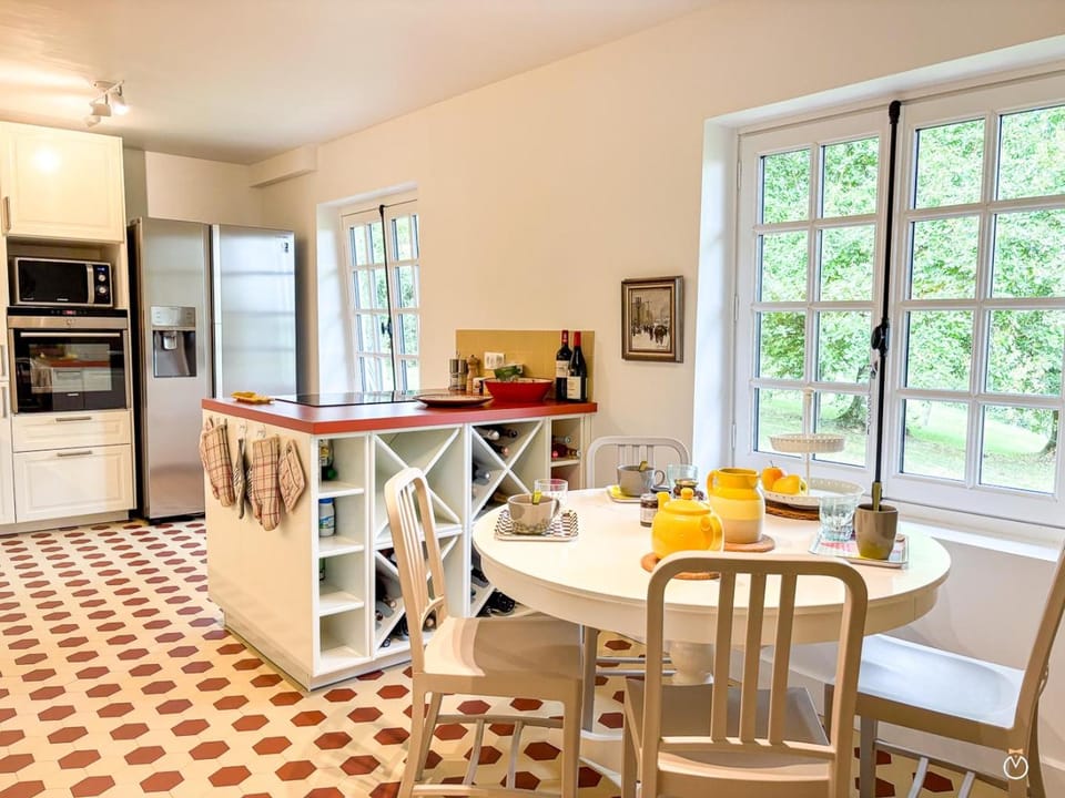 Belle chaumière avec vue panoramique et piscine Villa in Normandy