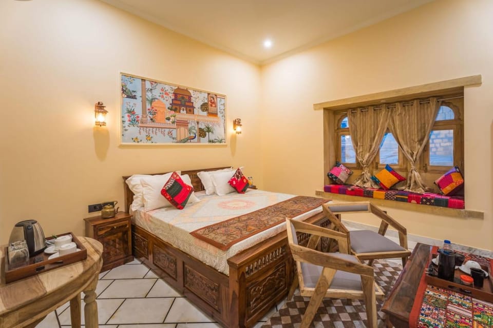 Bed, Seating area, Bedroom